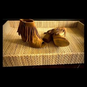 Carlos Santana Fringe Heels Size 7